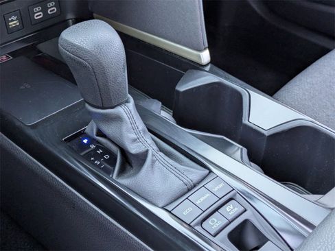 Used 2025 Toyota Camry LE image 23