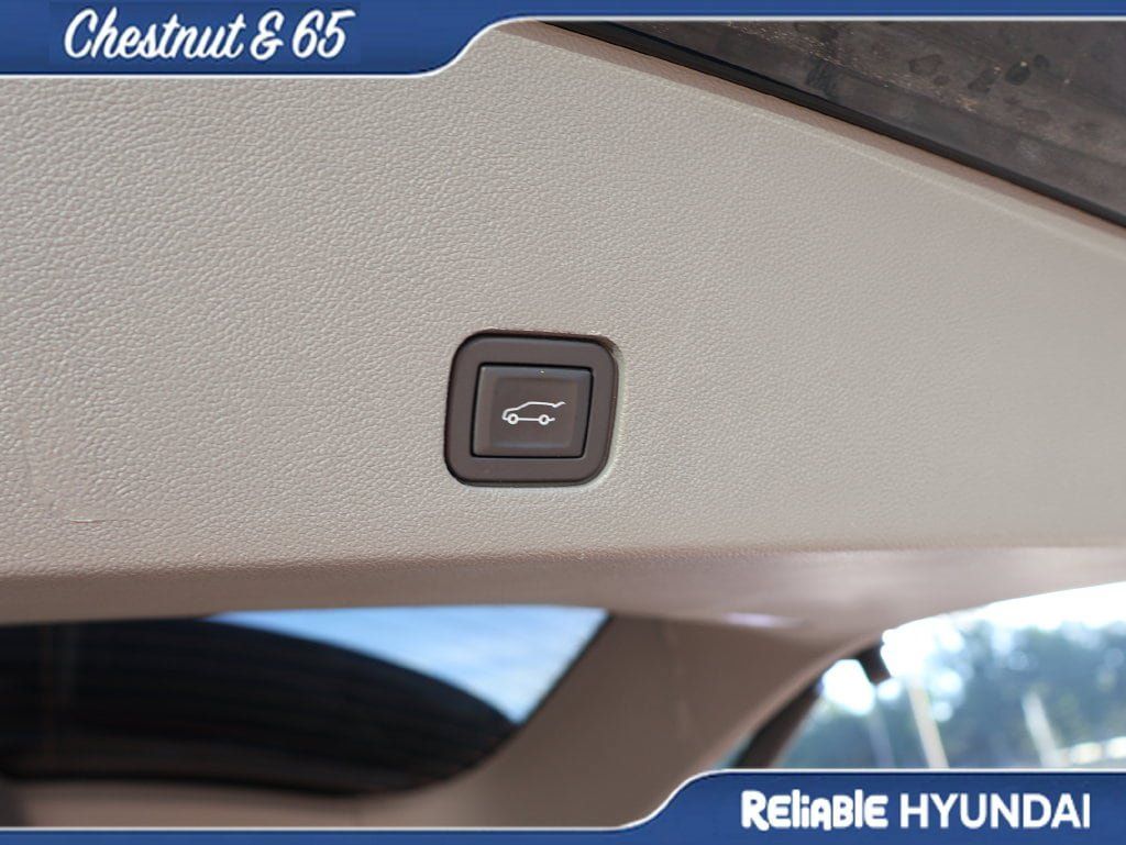 Used 2024 Cadillac XT6 Premium Luxury w/ Technology Package AWD/4WD image 17