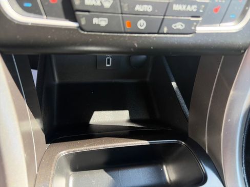 Used 2018 Ford Fusion SE w/ Fusion SE Technology Package image 25