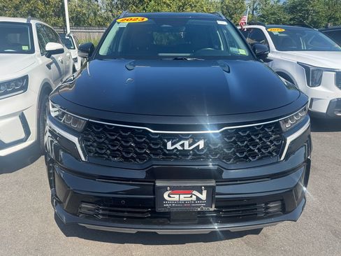 Used 2023 Kia Sorento EX AWD/4WD image 2