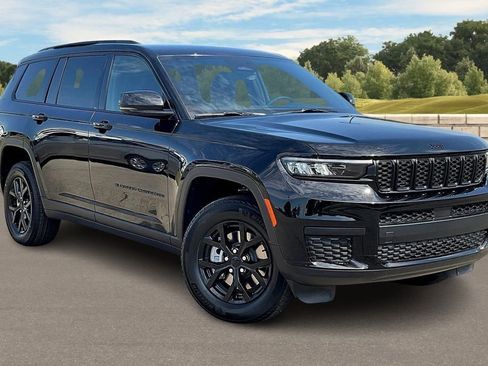 New 2025 Jeep Grand Cherokee L Altitude image 2