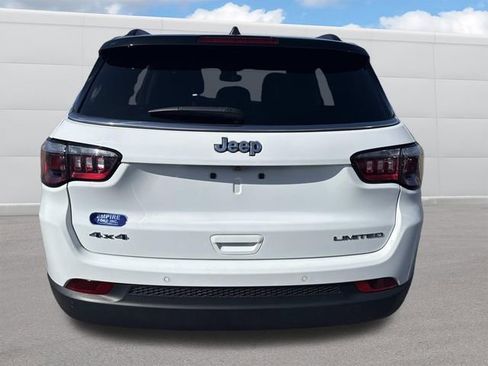 Used 2025 Jeep Compass Limited AWD/4WD image 4