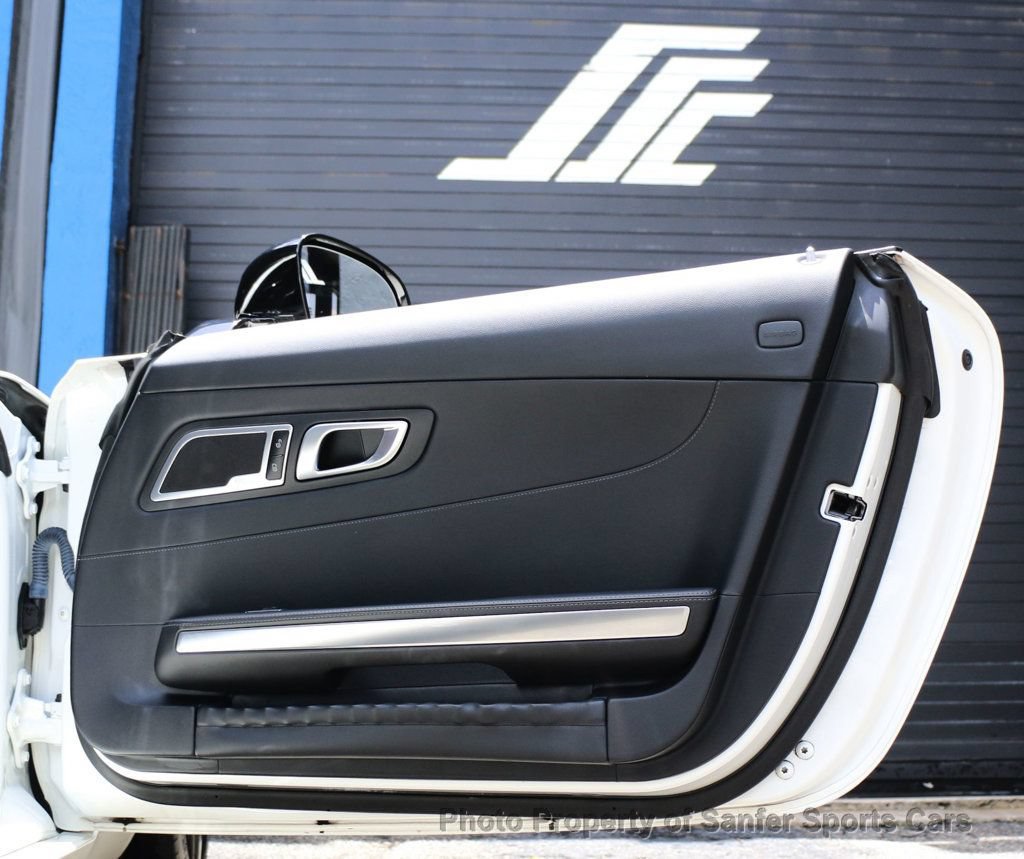 Used 2018 Mercedes-Benz AMG GT Roadster image 24