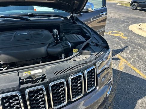 Used 2017 Jeep Grand Cherokee Limited AWD/4WD image 18