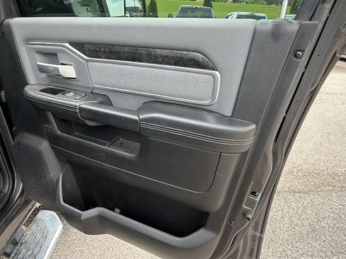 Used 2019 RAM 2500 Big Horn AWD/4WD image 18