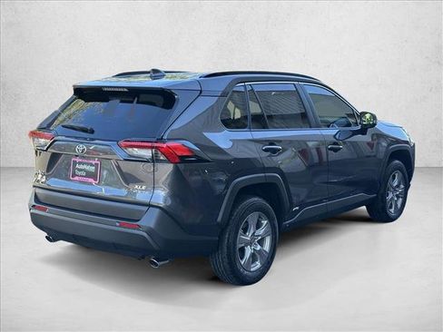 Used 2025 Toyota RAV4 XLE image 5