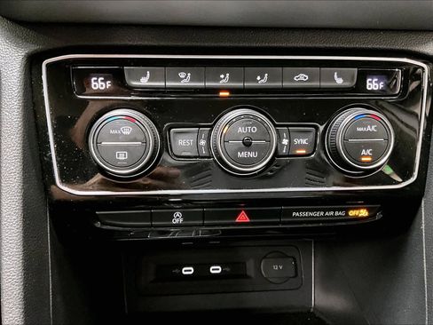 Used 2022 Volkswagen Atlas SE image 36