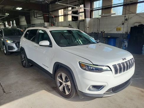 Used 2019 Jeep Cherokee Limited FWD image 3