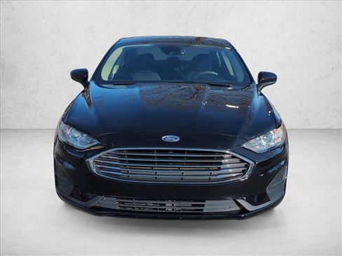 Used 2020 Ford Fusion SE image 2