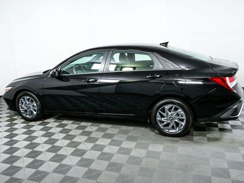 Used 2024 Hyundai Elantra SEL FWD image 29