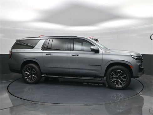 Used 2023 Chevrolet Suburban Z71 w/ Luxury Package image 6