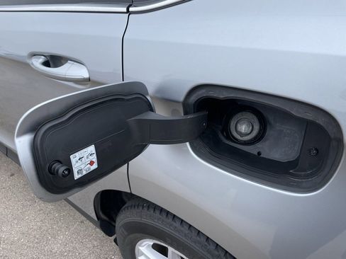 Used 2023 Ford Edge SEL image 55