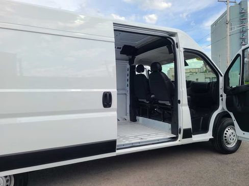 Used 2025 RAM ProMaster 2500 w/ Convenience Group FWD image 21