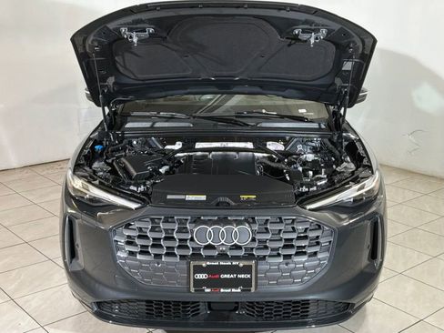 Certified 2025 Audi Q5 Premium w/ Convenience Package image 18