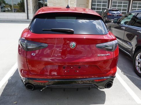 Used 2025 Alfa Romeo Stelvio Sprint AWD/4WD image 6
