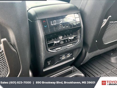 Used 2023 Jeep Grand Cherokee L Laredo AWD/4WD image 25