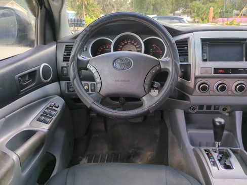 Used 2009 Toyota Tacoma PreRunner image 14