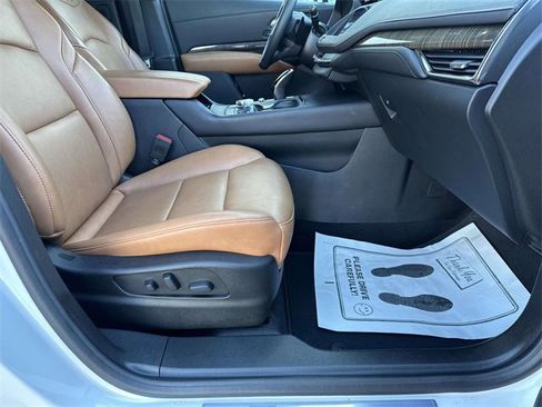 Certified 2022 Cadillac XT4 Premium Luxury w/ Enhanced Visibility Package image 49