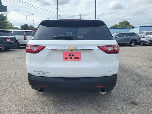 Used 2018 Chevrolet Traverse LT w/ LPO, 'HIT The Road' Package AWD/4WD image 16