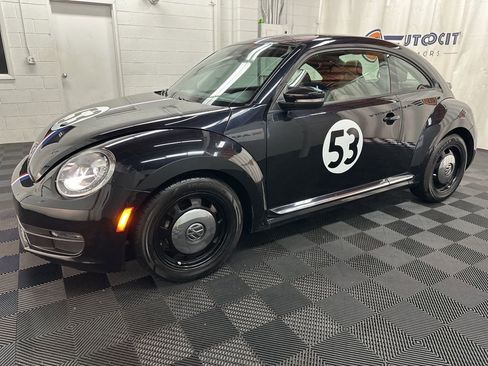 Used 2018 Volkswagen Beetle 2.0T Coast w/ Coast Lighting Package FWD image 5
