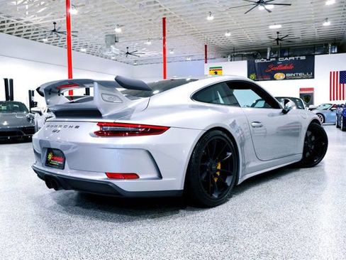 Used 2018 Porsche 911 GT3 RWD image 13