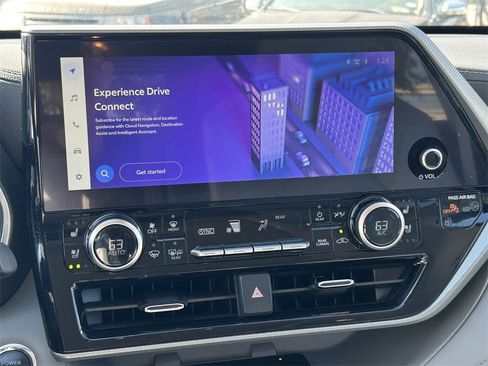 Used 2023 Toyota Highlander Platinum image 23