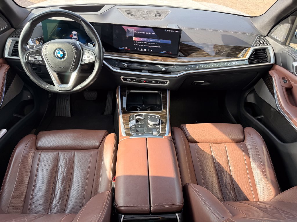 Used 2025 BMW X5 xDrive50e AWD/4WD image 43