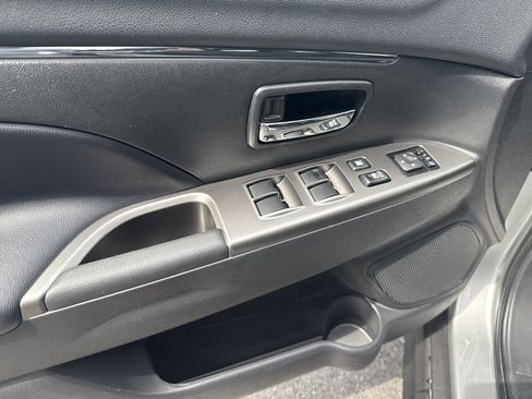 Used 2025 Mitsubishi Outlander Sport SE AWD/4WD image 16