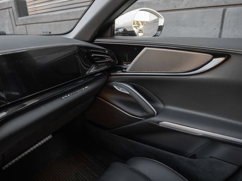 Used 2025 Ferrari Purosangue image 35