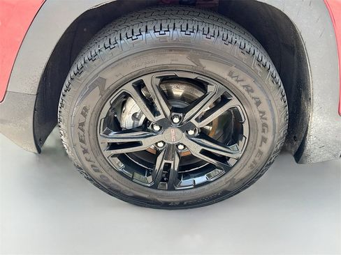 Used 2024 GMC Terrain AT4 w/ Tech Package image 31