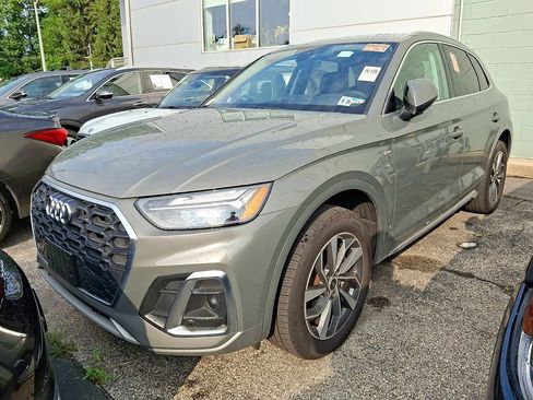 Used 2023 Audi Q5 2.0T Premium w/ Convenience Package AWD/4WD image 2