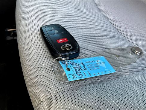 Used 2022 Toyota Corolla Cross LE image 18