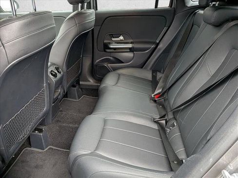 Used 2021 Mercedes-Benz GLA 250 4MATIC image 17