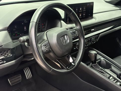 Used 2025 Honda Accord Sport image 13
