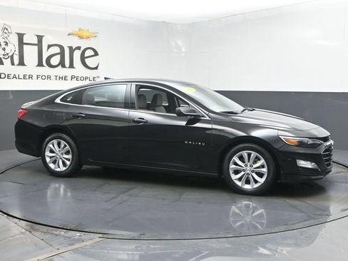 Used 2025 Chevrolet Malibu LT FWD image 1