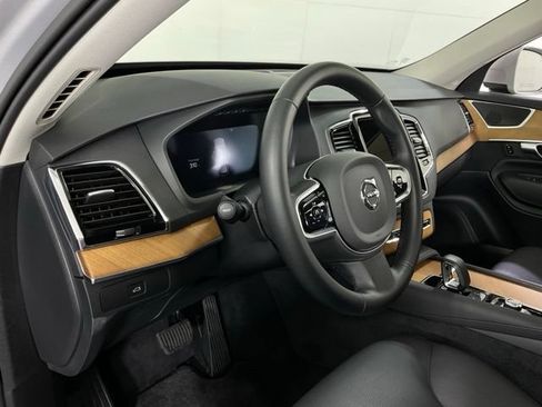 Used 2025 Volvo XC90 B6 Plus AWD/4WD image 17