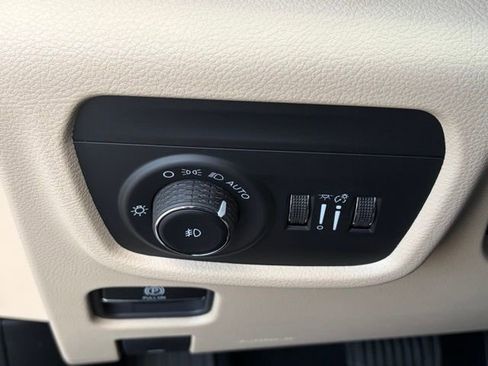 New 2026 Jeep Grand Cherokee Limited AWD/4WD image 28