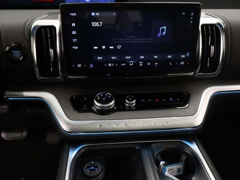 New 2025 Ford Expedition Tremor image 9