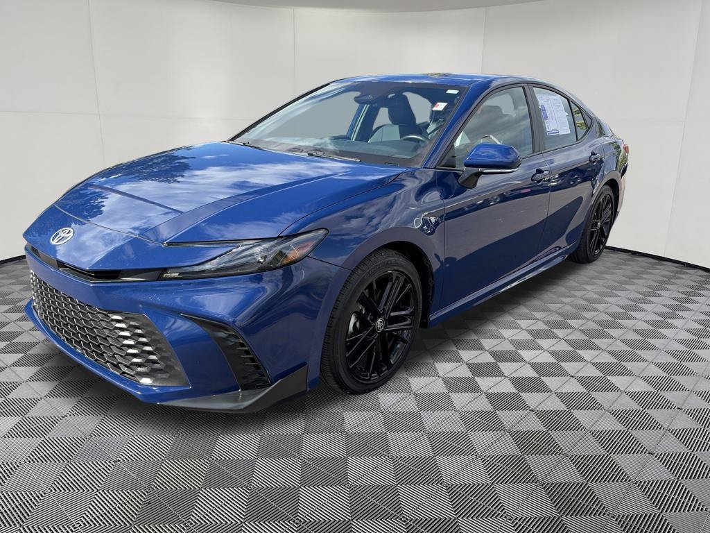 Used 2025 Toyota Camry SE FWD image 4