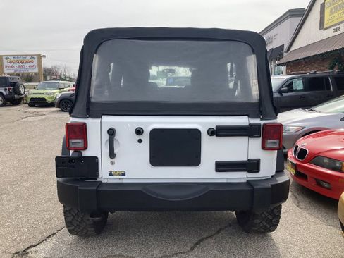 Used 2012 Jeep Wrangler Unlimited Sport image 4