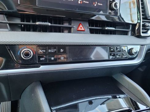 Certified 2025 Kia Sportage LX FWD image 21