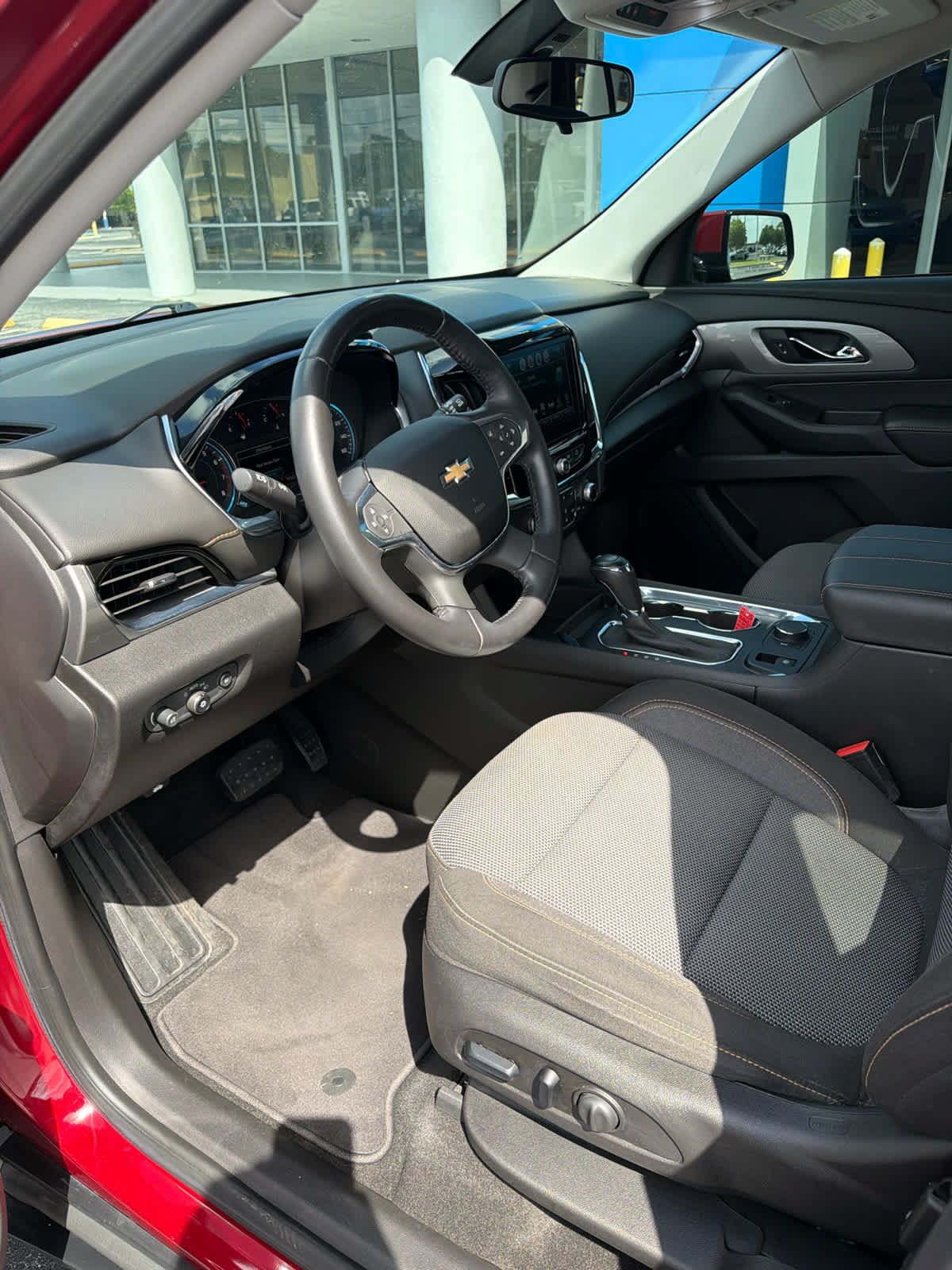 Used 2018 Chevrolet Traverse LT FWD image 27