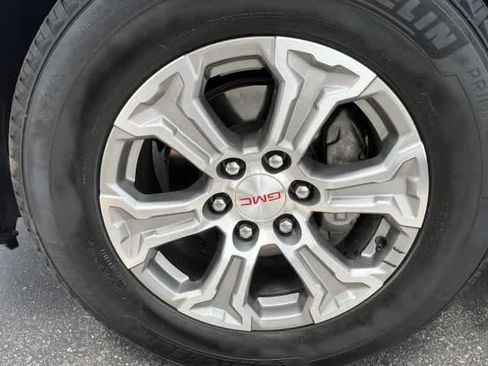 Used 2025 GMC Sierra 1500 SLT AWD/4WD image 10