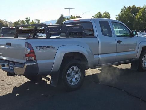 Used 2012 Toyota Tacoma 4x4 Access Cab V6 w/ TRD Off-Road Pkg image 8