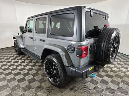 Used 2023 Jeep Wrangler Unlimited Sahara AWD/4WD image 5