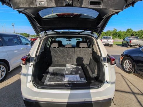 Used 2024 Nissan Rogue SV FWD image 5