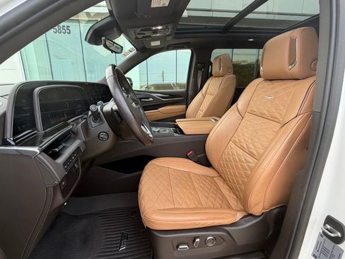 Used 2024 Cadillac Escalade ESV Premium Luxury w/ LPO, Floor Liner Package AWD/4WD image 10