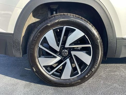 Certified 2026 Volkswagen Atlas SE w/ Panoramic Sunroof Package FWD image 9