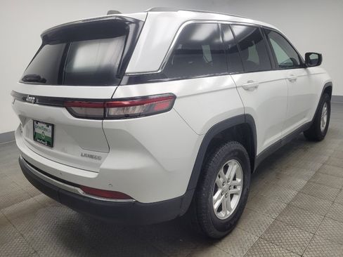 Used 2023 Jeep Grand Cherokee Laredo w/ Luxury Tech Group I AWD/4WD image 9