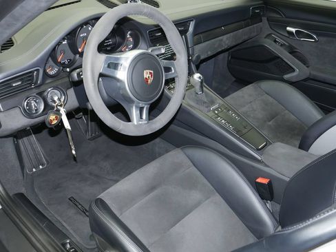 Certified 2015 Porsche 911 Carrera GTS RWD image 5